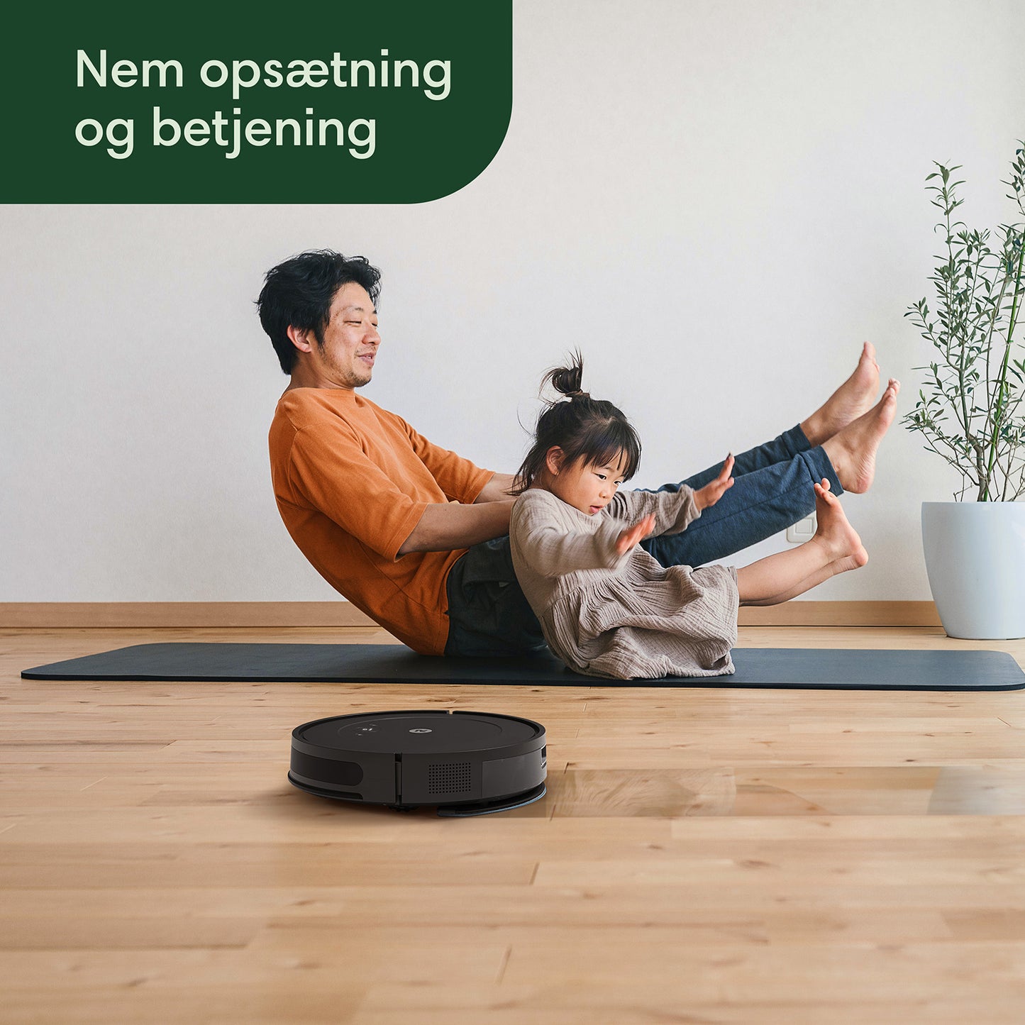 Roomba Combo® Essential robotstøvsuger og -gulvmoppe grå (demo) Sort